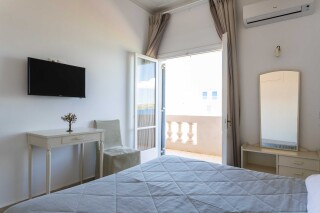 accomodation roumani hotel room amenities